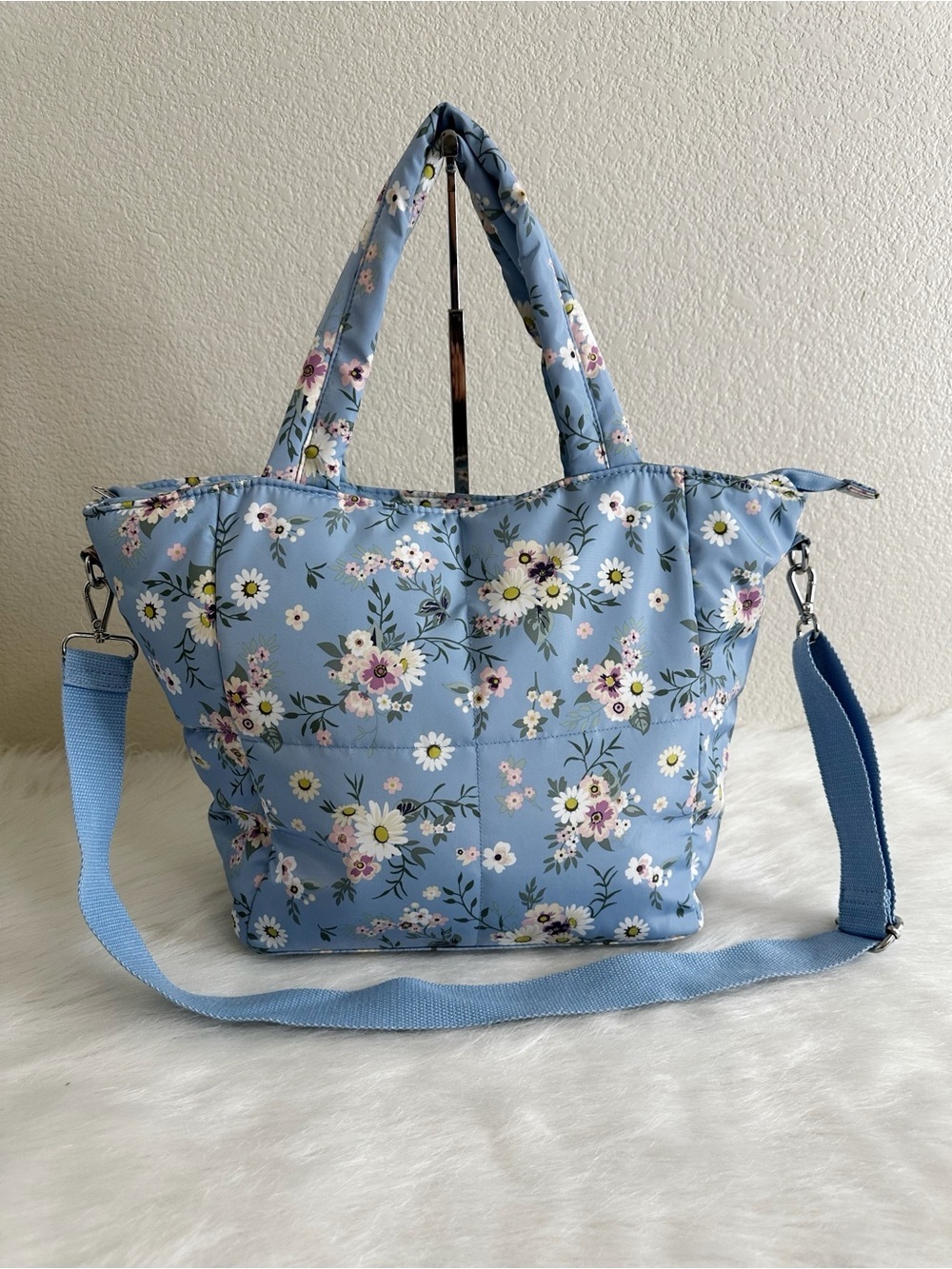 NWOT Art Class Blue Floral Quilted Messenger Bag